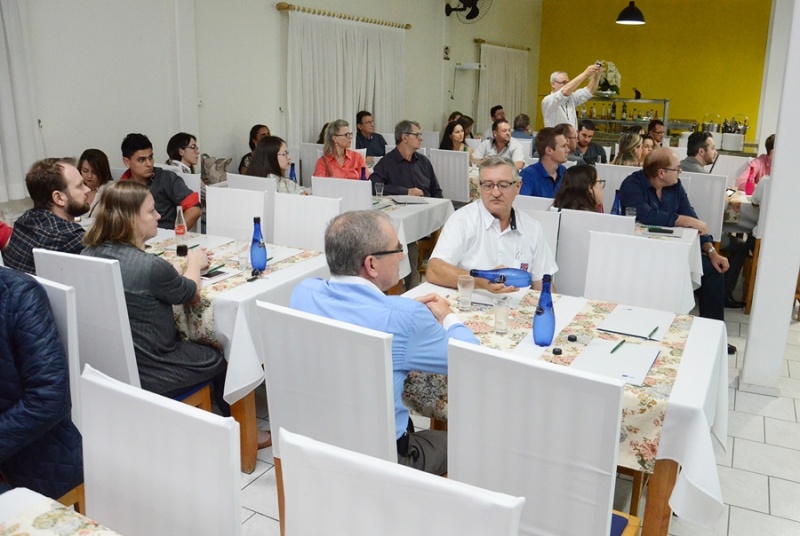 CDL nos Bairros reuniu 64 pessoas e discutiu diversos assuntos, entre eles a reforma trabalhista.